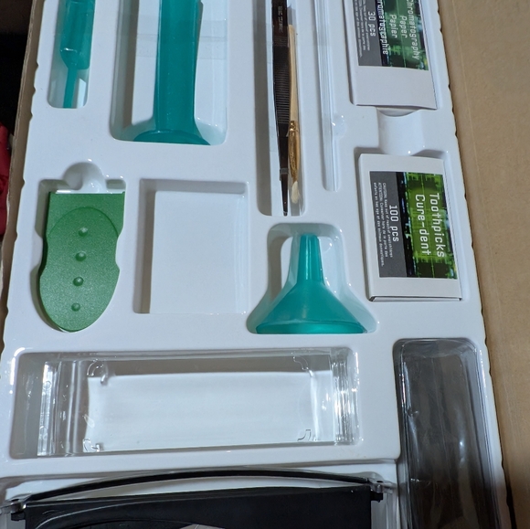 Vibrant Toy Packaging with Barcode - Picture 5 of 12